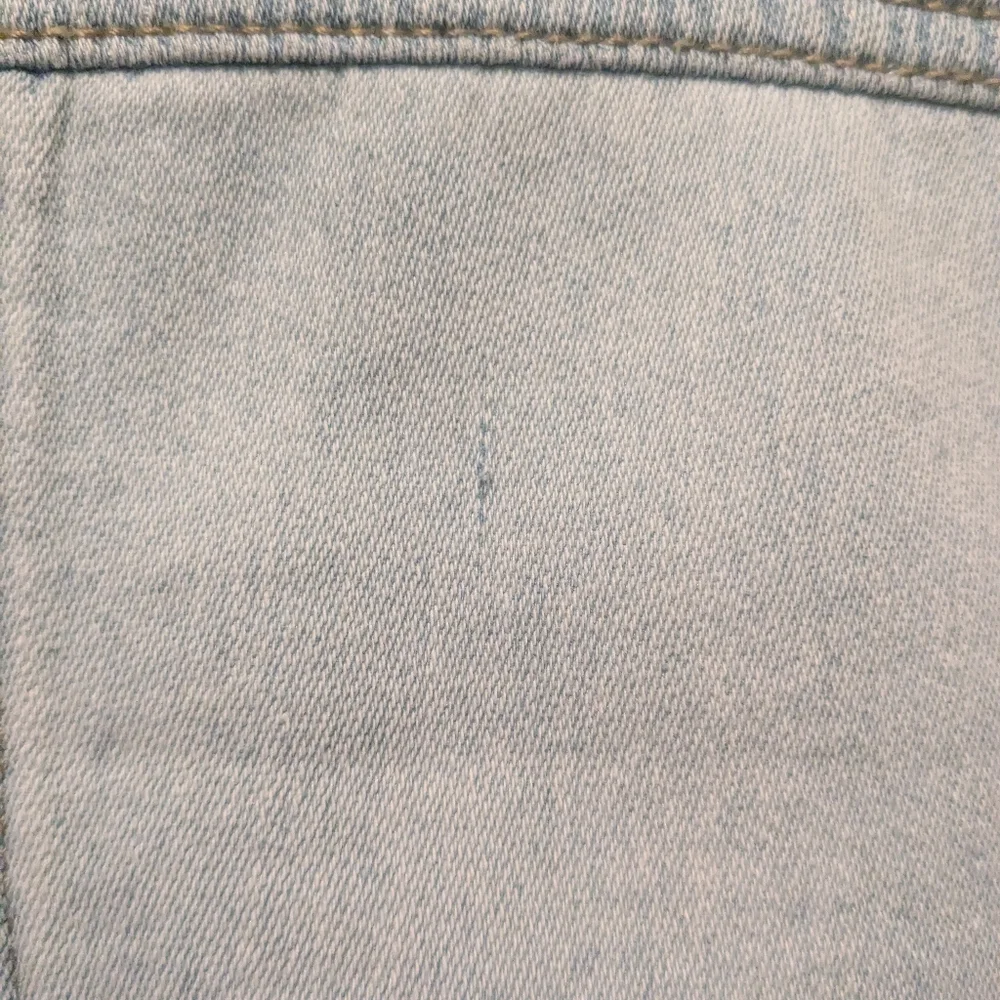 Lauren Conrad Light Blue Faded Denim Jacket - Picture 4 of 6